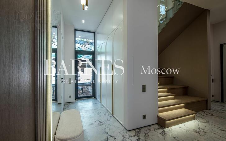 2-этажный коттедж 347 м² с отделкой
