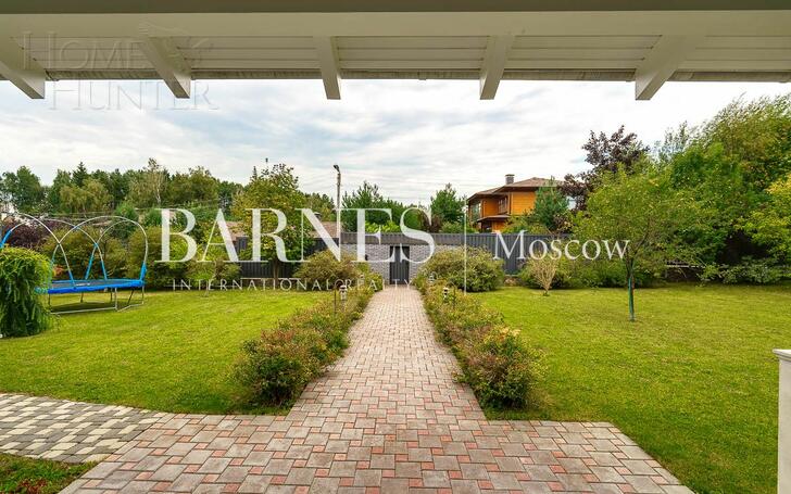 2-этажный коттедж 1 150 м² с отделкой