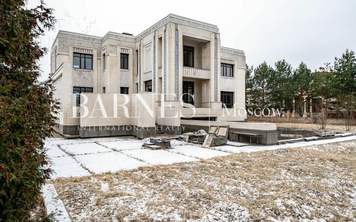 2-этажный коттедж 1 244 м² с отделкой