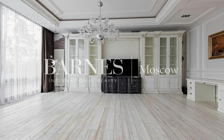 3-этажный таунхаус 430 м² с отделкой
