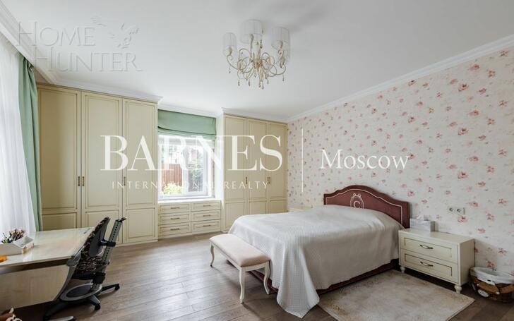 3-этажный коттедж 550 м² с отделкой