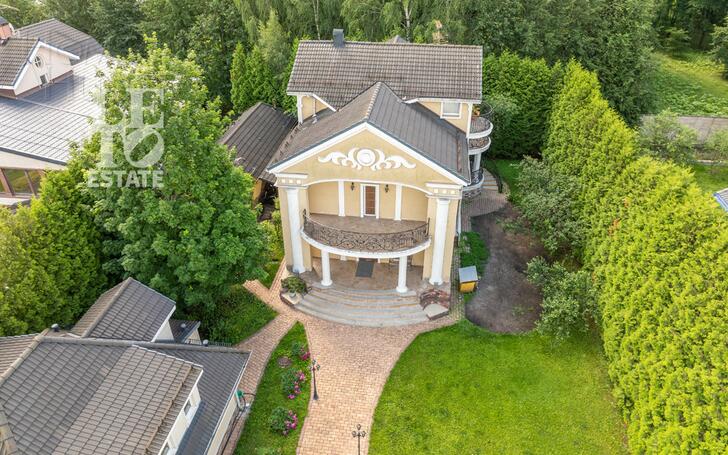 3-этажный коттедж 384.4 м² с отделкой