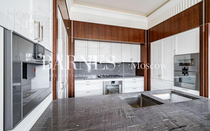 2-этажный коттедж 1 244 м² с отделкой