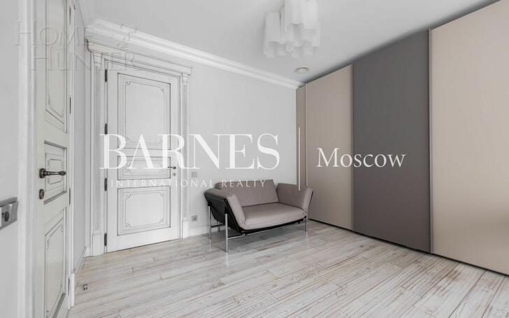 3-этажный таунхаус 430 м² с отделкой
