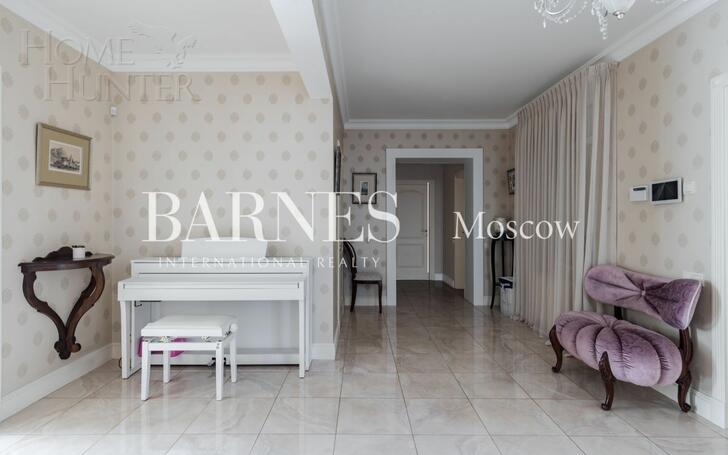 3-этажный коттедж 550 м² с отделкой
