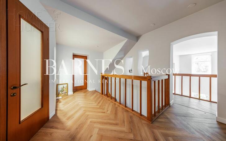 2-этажный коттедж 370 м² с отделкой
