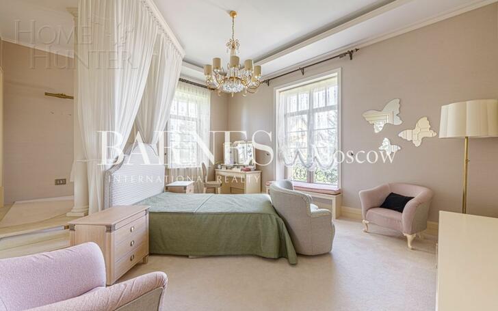 2-этажный коттедж 2 400 м² с отделкой