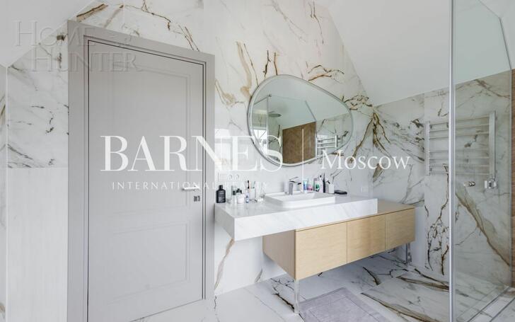 3-этажный коттедж 550 м² с отделкой