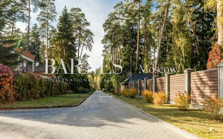 2-этажный коттедж 520 м² без отделки