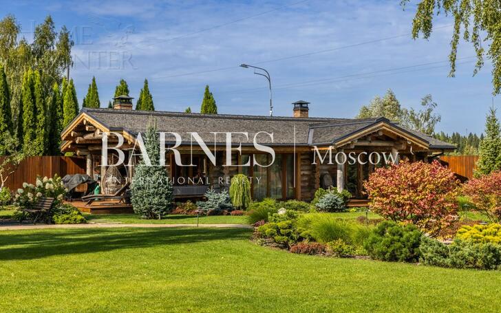 3-этажный коттедж 550 м² с отделкой