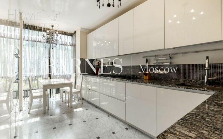 2-этажный таунхаус 330 м² с отделкой