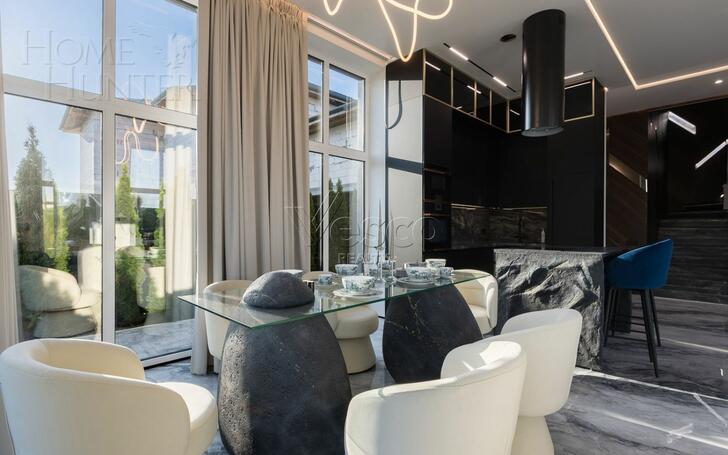 2-этажный коттедж 250 м² с отделкой