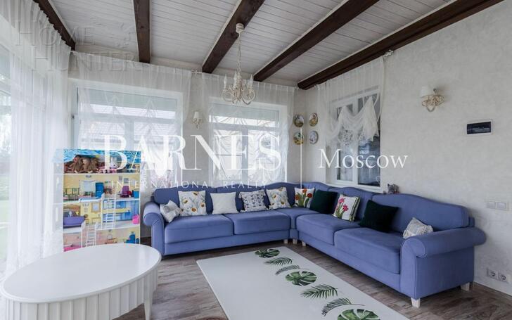 3-этажный коттедж 550 м² с отделкой