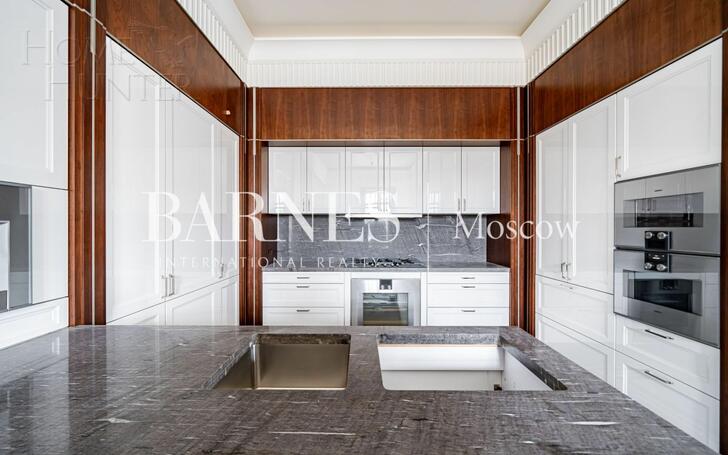 2-этажный коттедж 1 244 м² с отделкой