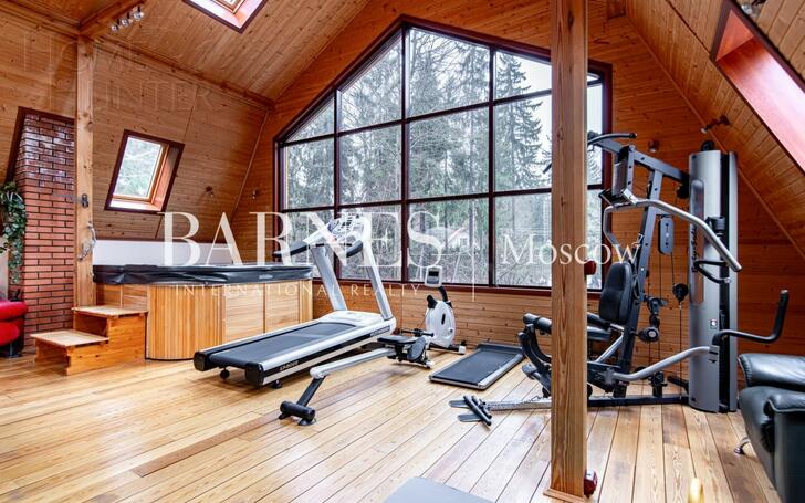 3-этажный коттедж 650 м² с отделкой
