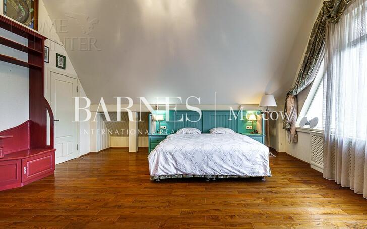 2-этажный коттедж 1 150 м² с отделкой