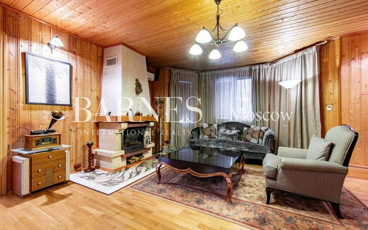 3-этажный коттедж 650 м² с отделкой