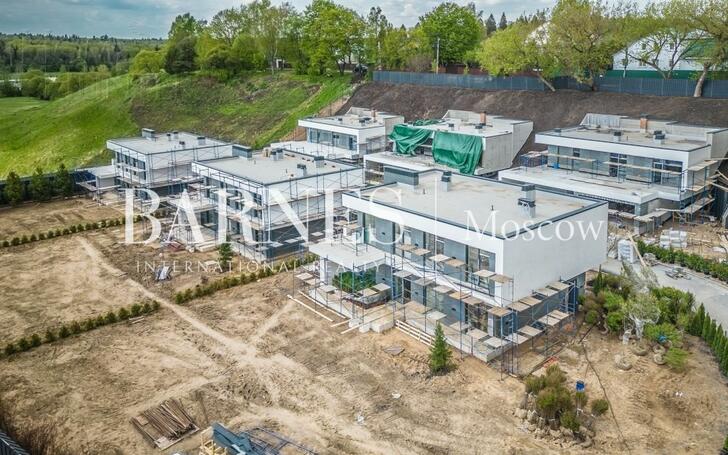 2-этажный коттедж 384 м² без отделки