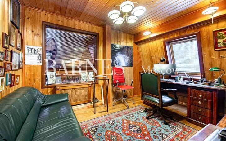 3-этажный коттедж 650 м² с отделкой