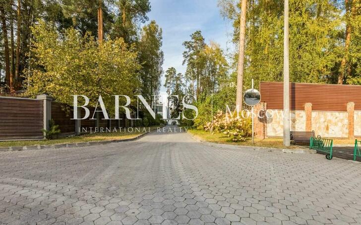 2-этажный коттедж 520 м² без отделки