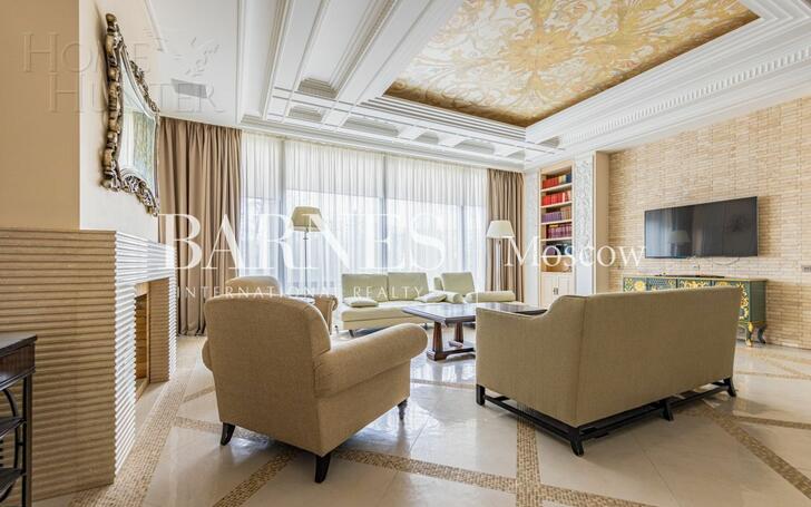 3-этажный таунхаус 430 м² с отделкой