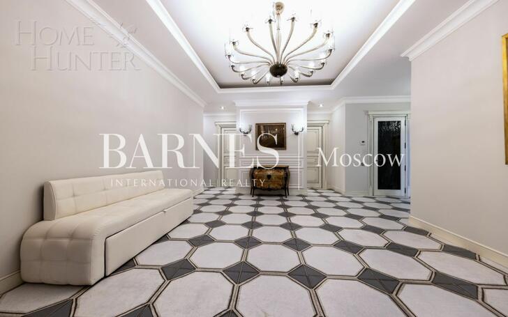 3-этажный таунхаус 430 м² с отделкой