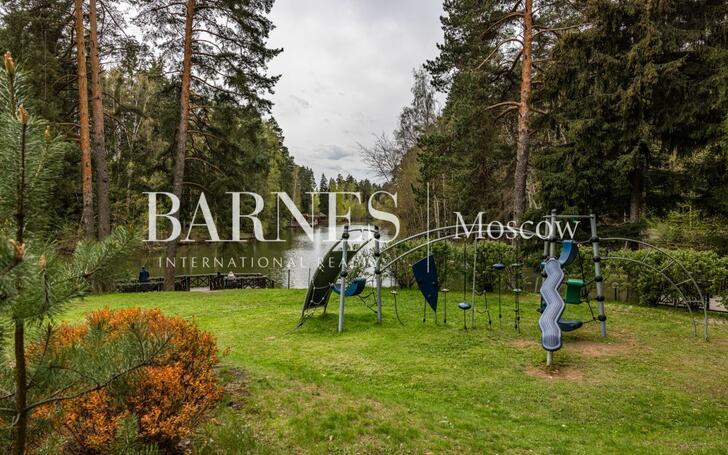 2-этажный коттедж 320 м² с отделкой