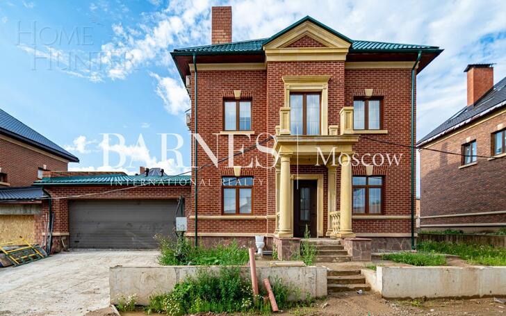 2-этажный коттедж 335 м² с отделкой