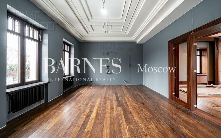 2-этажный коттедж 1 244 м² с отделкой
