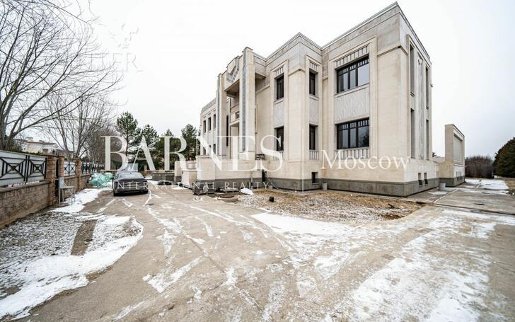 2-этажный коттедж 1 244 м² с отделкой