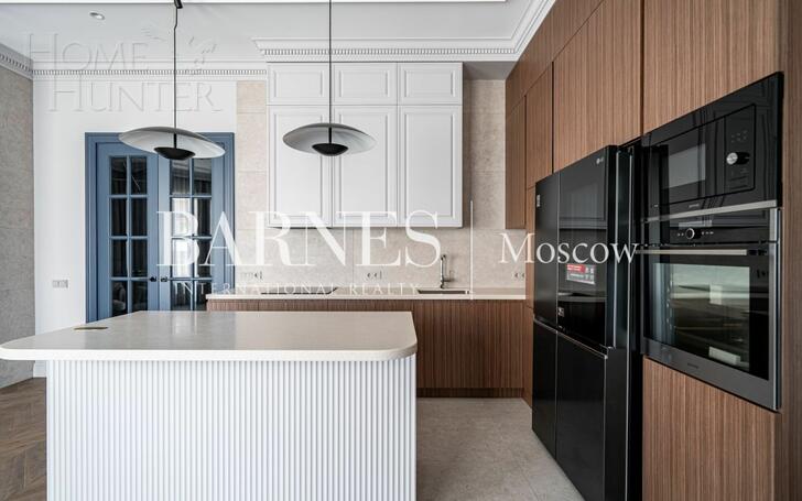 2-этажный коттедж 335 м² с отделкой