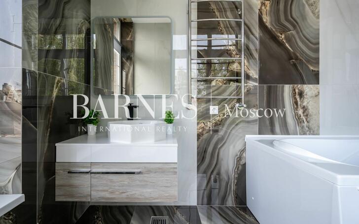 2-этажный коттедж 220 м² с отделкой
