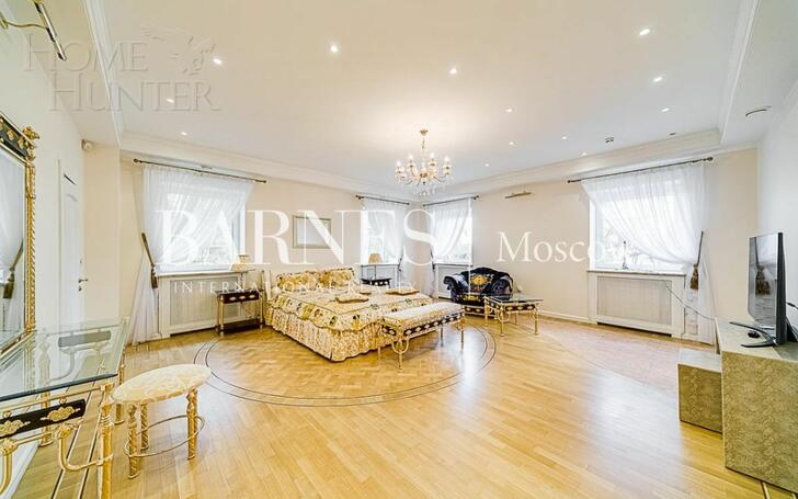 3-этажный коттедж 740 м² с отделкой