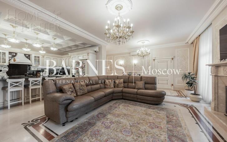 3-этажный таунхаус 700 м² с отделкой