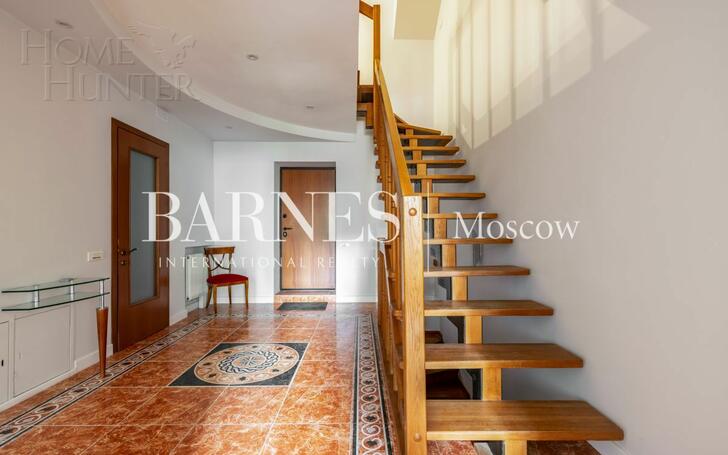 2-этажный коттедж 370 м² с отделкой
