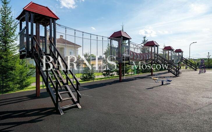 2-этажный коттедж 250 м² с отделкой