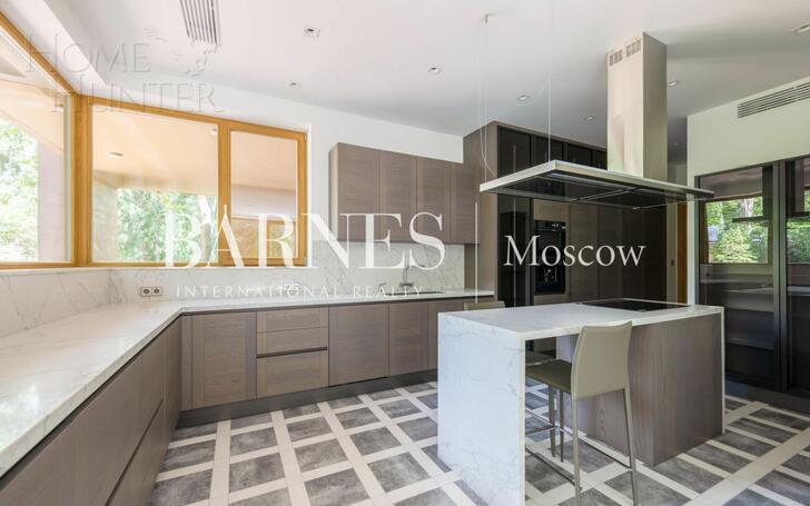 2-этажный коттедж 1 330 м² с отделкой