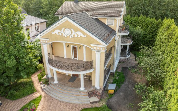 3-этажный коттедж 384.4 м² с отделкой