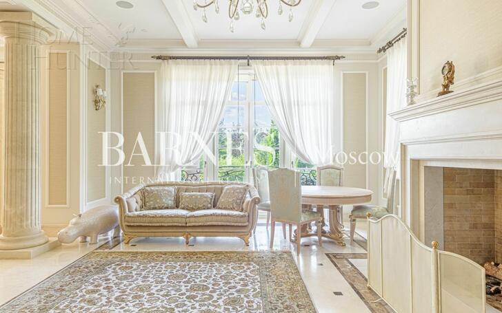 2-этажный коттедж 2 400 м² с отделкой