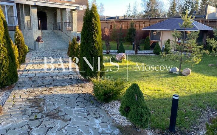 2-этажный коттедж 650 м² с отделкой
