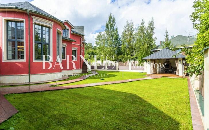 2-этажный коттедж 800 м² с отделкой
