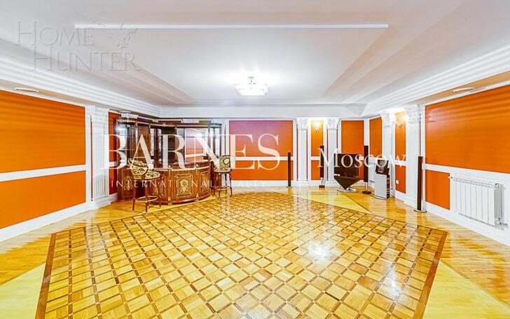 3-этажный коттедж 740 м² с отделкой