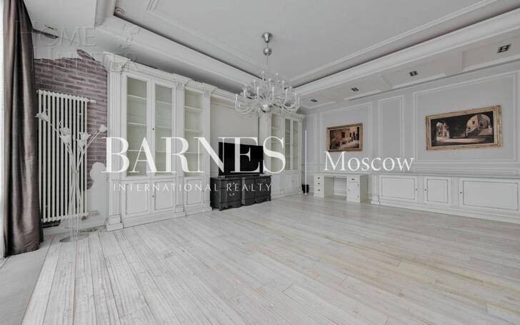 3-этажный таунхаус 430 м² с отделкой