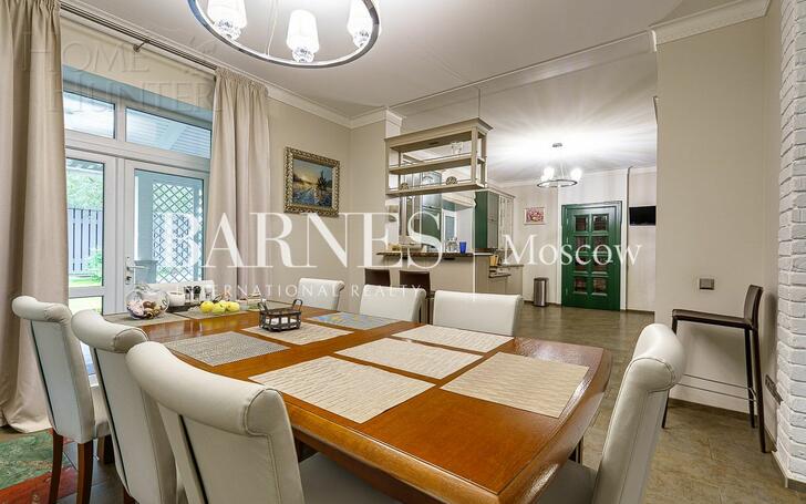 2-этажный коттедж 1 150 м² с отделкой