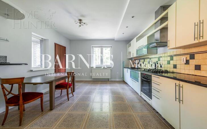2-этажный коттедж 370 м² с отделкой