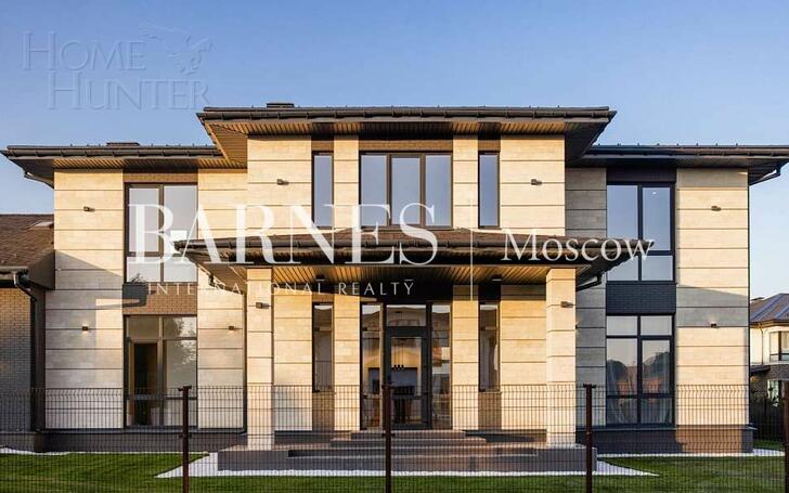 2-этажный коттедж 400 м² с отделкой