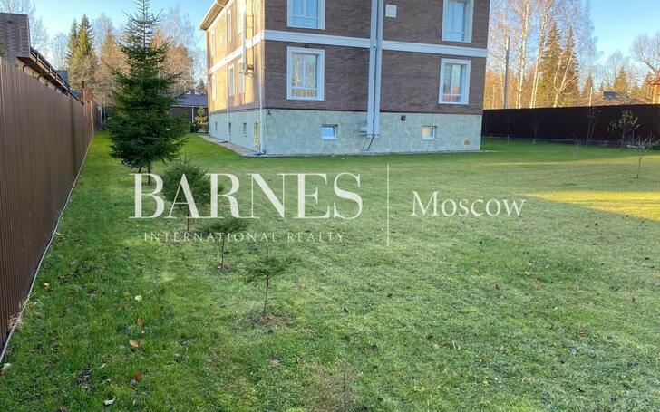 2-этажный коттедж 650 м² с отделкой