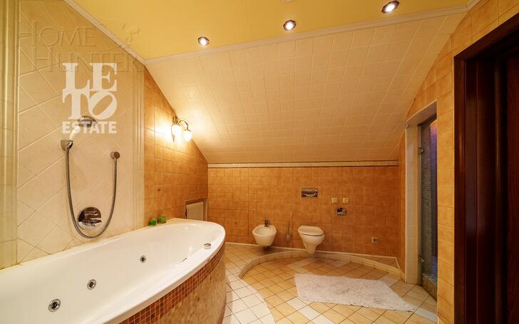 3-этажный коттедж 384.4 м² с отделкой