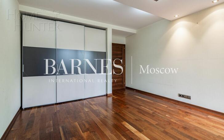2-этажный коттедж 320 м² с отделкой