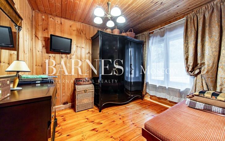 3-этажный коттедж 650 м² с отделкой
